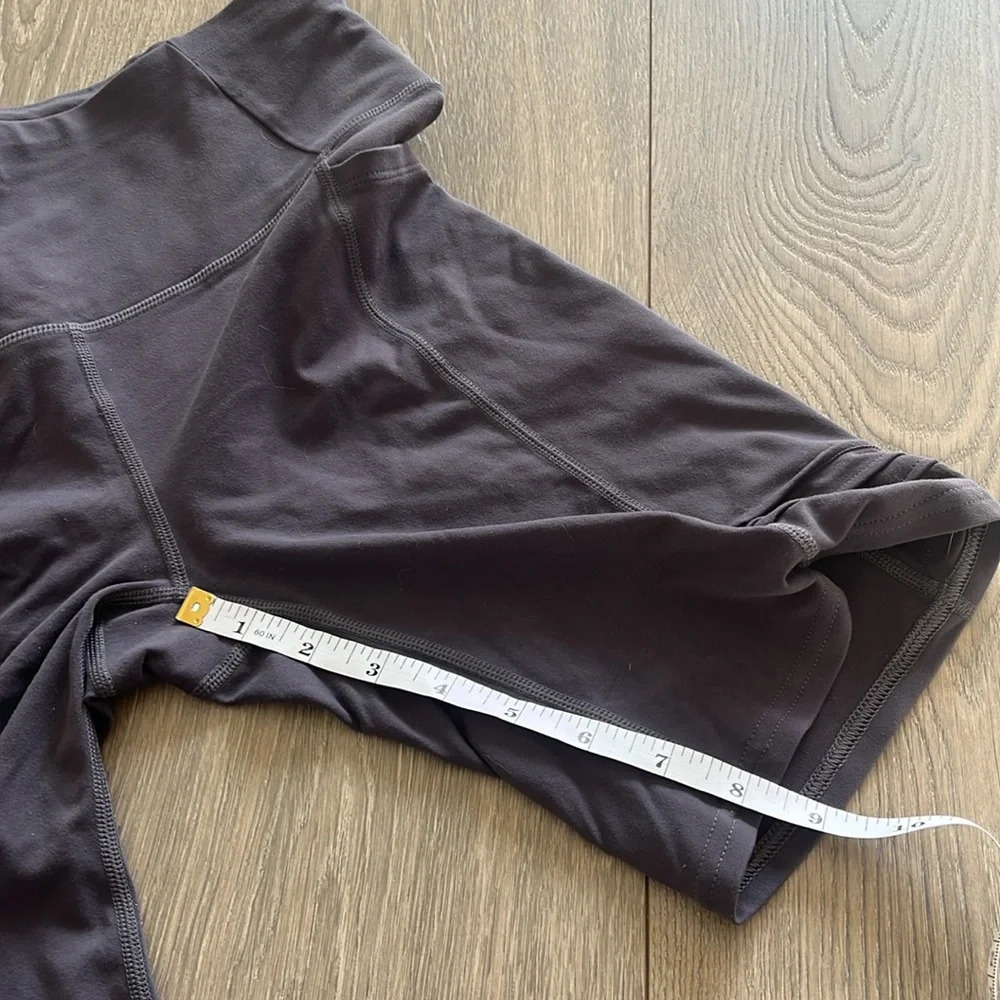oiselle Gray Bike Shorts - Picture 5 of 7